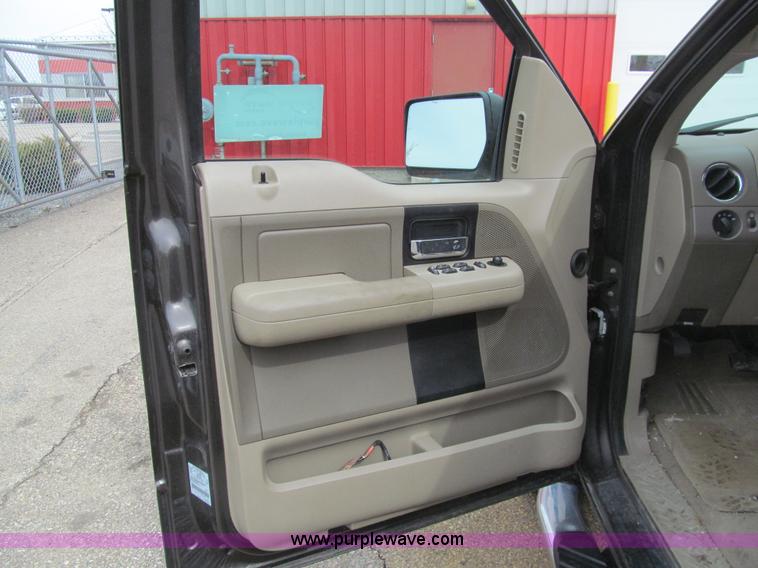 image for item I7066 2007 Ford F150 XLT SuperCrew pickup truck