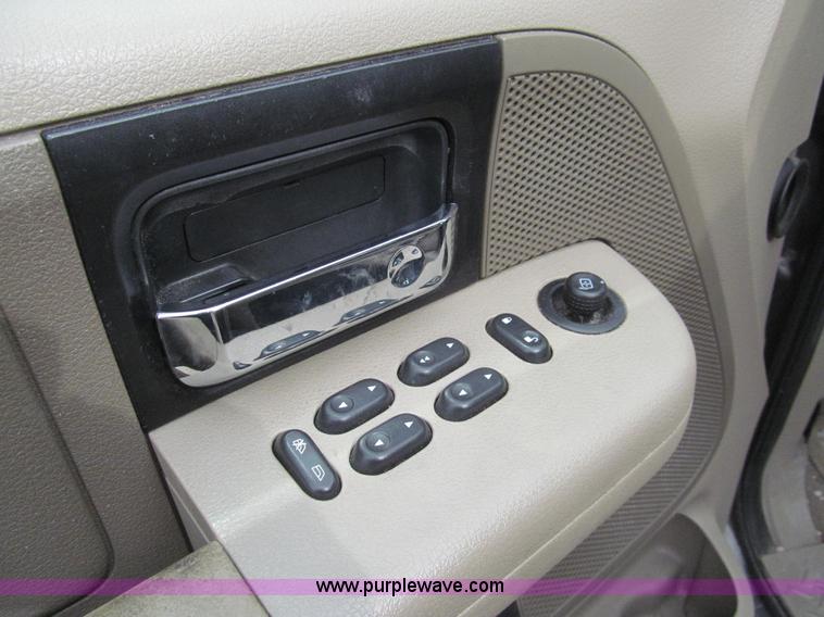 image for item I7066 2007 Ford F150 XLT SuperCrew pickup truck