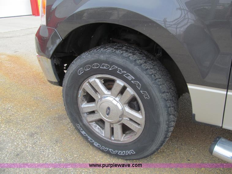 image for item I7066 2007 Ford F150 XLT SuperCrew pickup truck