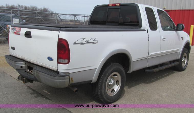 image for item I7067 2002 Ford F150 XLT SuperCab pickup truck