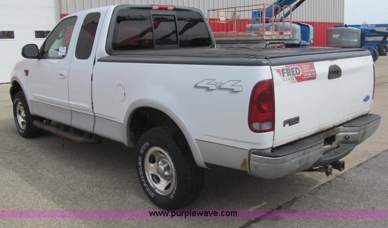 image for item I7067 2002 Ford F150 XLT SuperCab pickup truck
