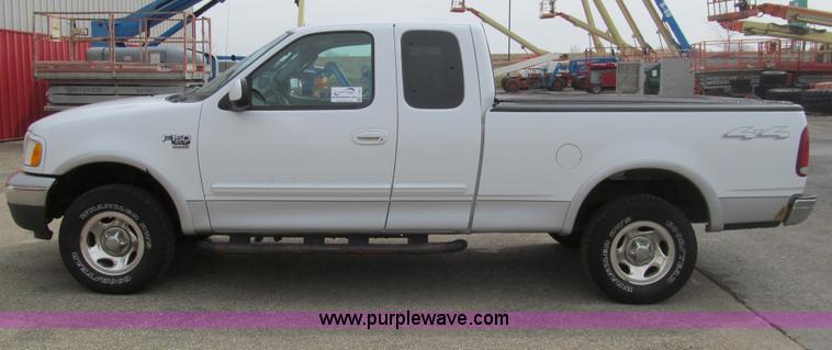 image for item I7067 2002 Ford F150 XLT SuperCab pickup truck