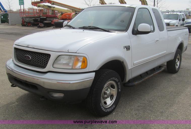 image for item I7067 2002 Ford F150 XLT SuperCab pickup truck