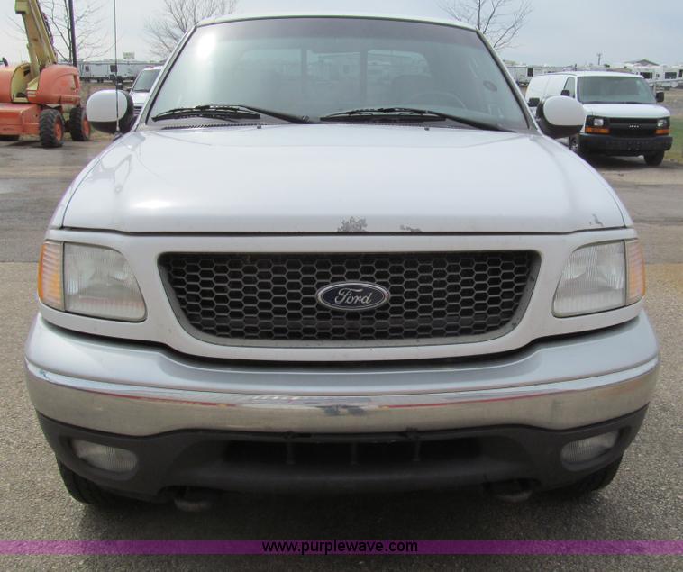 image for item I7067 2002 Ford F150 XLT SuperCab pickup truck