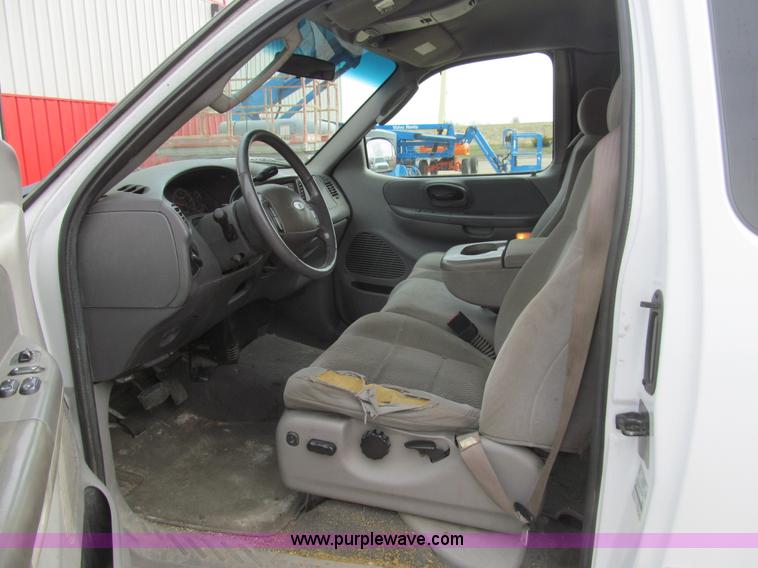 image for item I7067 2002 Ford F150 XLT SuperCab pickup truck