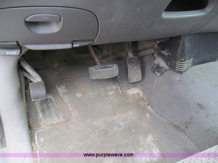 image for item I7067 2002 Ford F150 XLT SuperCab pickup truck