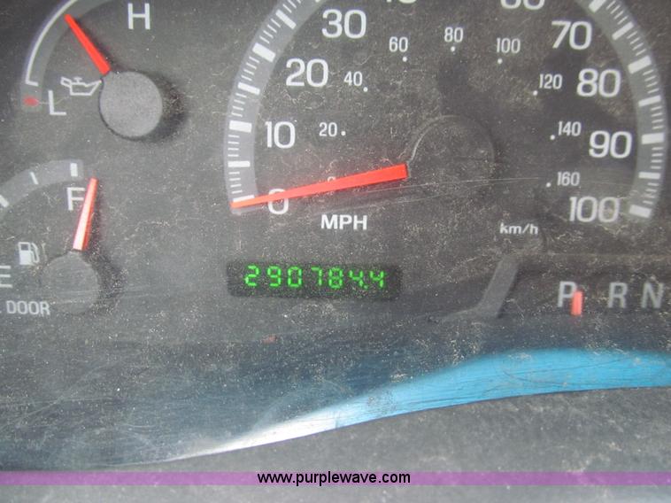 image for item I7067 2002 Ford F150 XLT SuperCab pickup truck