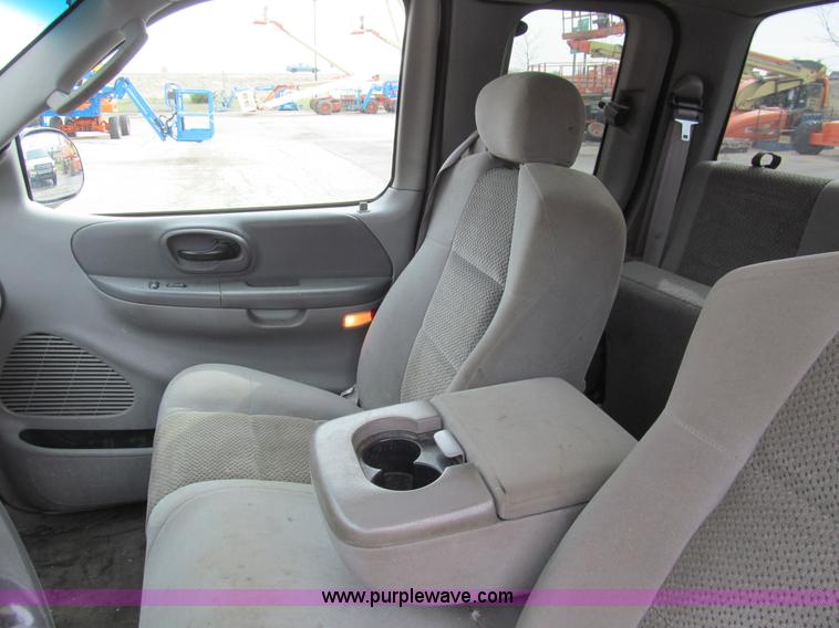 image for item I7067 2002 Ford F150 XLT SuperCab pickup truck