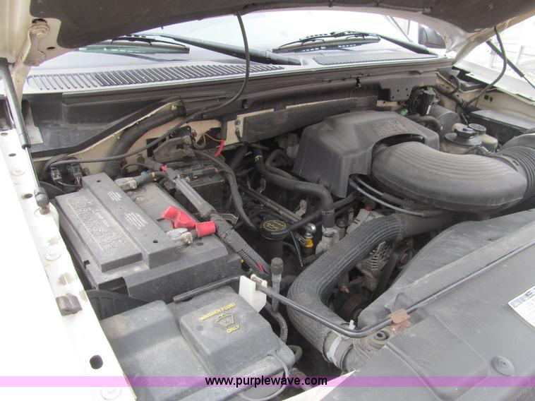 image for item I7067 2002 Ford F150 XLT SuperCab pickup truck