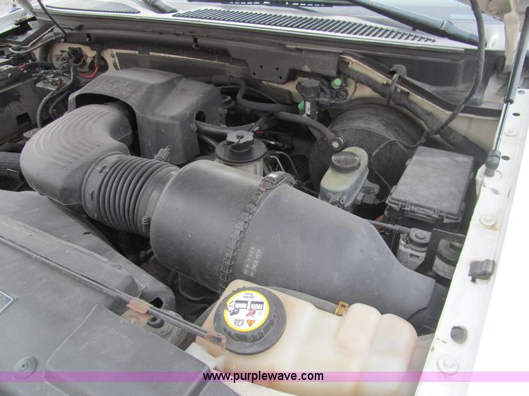 image for item I7067 2002 Ford F150 XLT SuperCab pickup truck