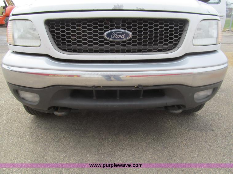 image for item I7067 2002 Ford F150 XLT SuperCab pickup truck