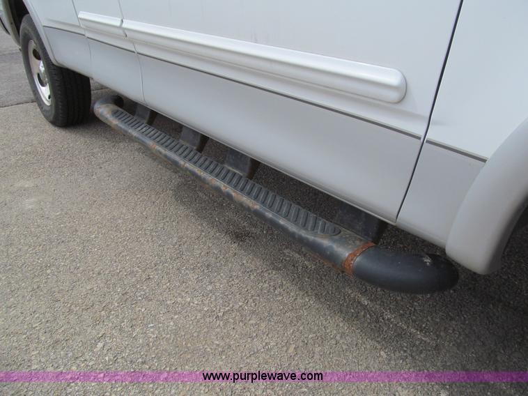 image for item I7067 2002 Ford F150 XLT SuperCab pickup truck