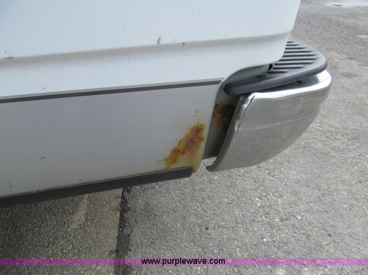 image for item I7067 2002 Ford F150 XLT SuperCab pickup truck