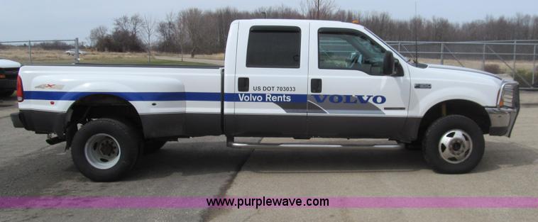 image for item I7068 1999 Ford F350 Super Duty XLT Lariat Crew Cab pickup truck