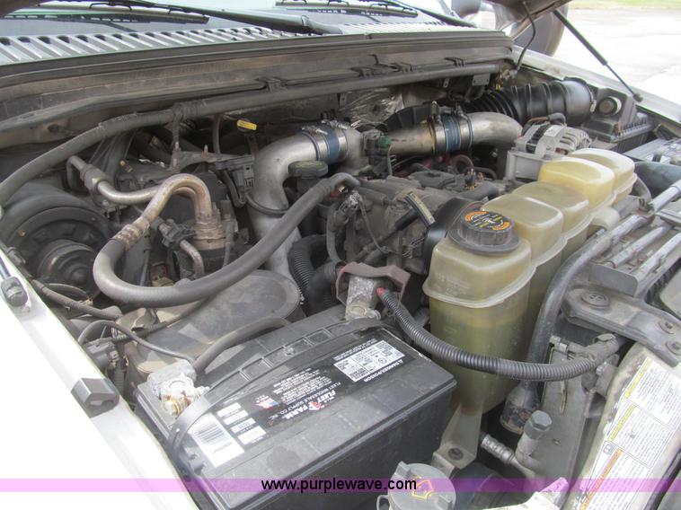 image for item I7068 1999 Ford F350 Super Duty XLT Lariat Crew Cab pickup truck