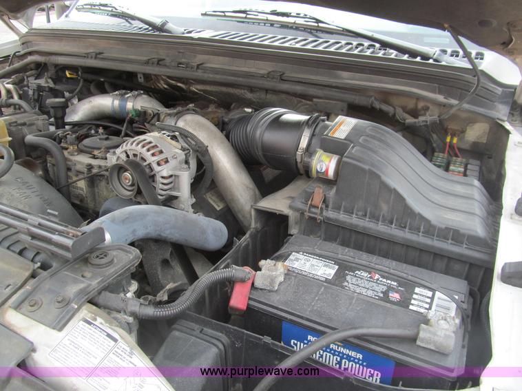 image for item I7068 1999 Ford F350 Super Duty XLT Lariat Crew Cab pickup truck