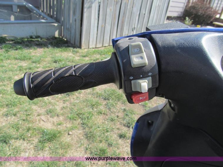 image for item I7069 2008 Shenke scooter