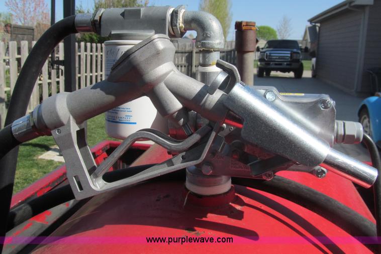 image for item I7072 200 gallon fuel tank trailer