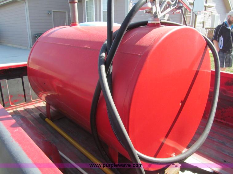 image for item I7072 200 gallon fuel tank trailer