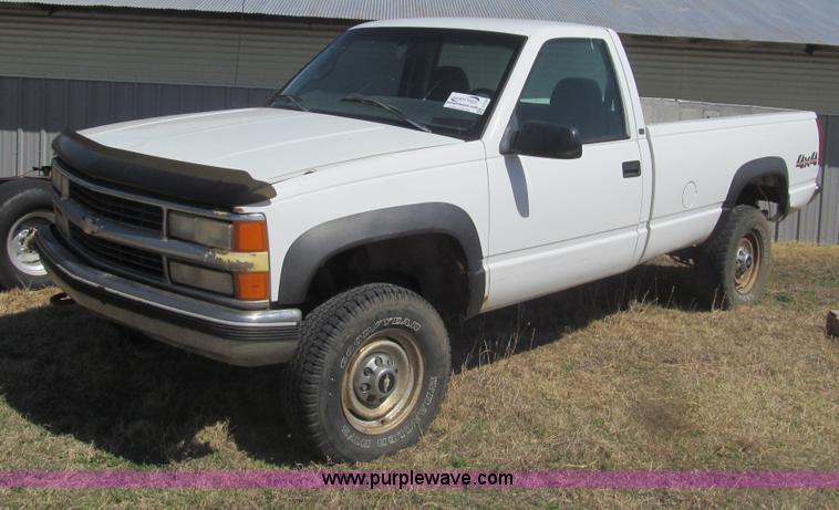 image for item I7119 1997 Chevrolet Silverado 2500 pickup truck