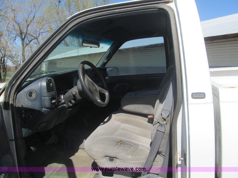 image for item I7119 1997 Chevrolet Silverado 2500 pickup truck