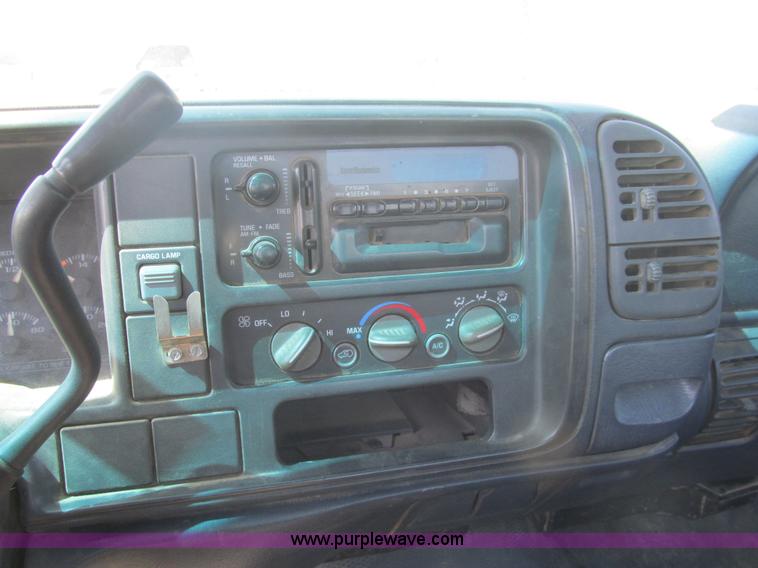 image for item I7119 1997 Chevrolet Silverado 2500 pickup truck