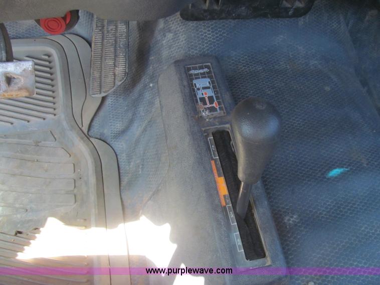 image for item I7119 1997 Chevrolet Silverado 2500 pickup truck