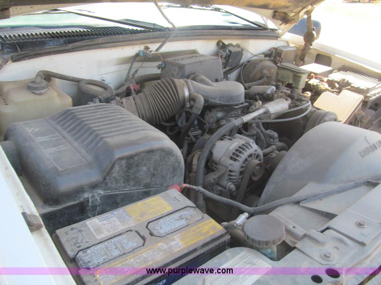 image for item I7119 1997 Chevrolet Silverado 2500 pickup truck