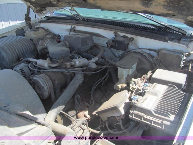 image for item I7119 1997 Chevrolet Silverado 2500 pickup truck