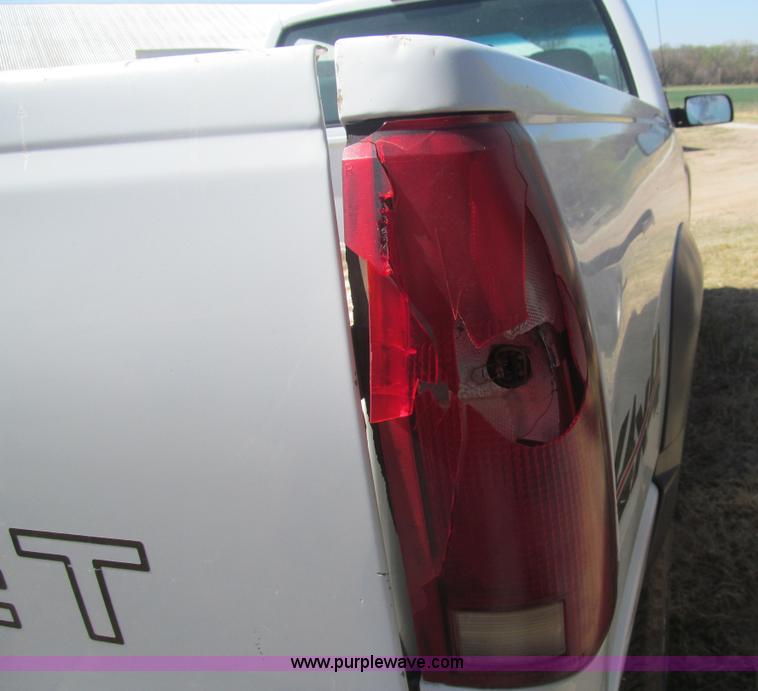 image for item I7119 1997 Chevrolet Silverado 2500 pickup truck