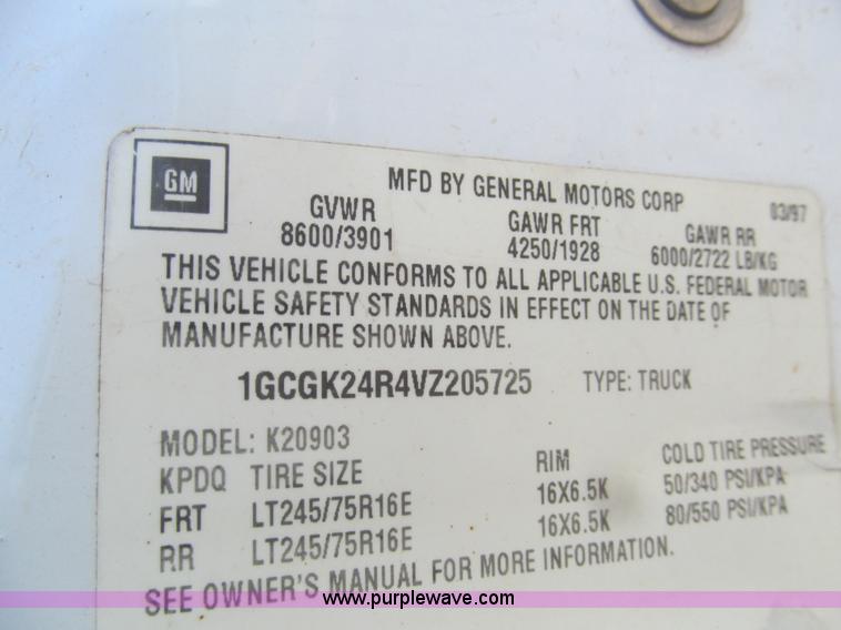 image for item I7119 1997 Chevrolet Silverado 2500 pickup truck