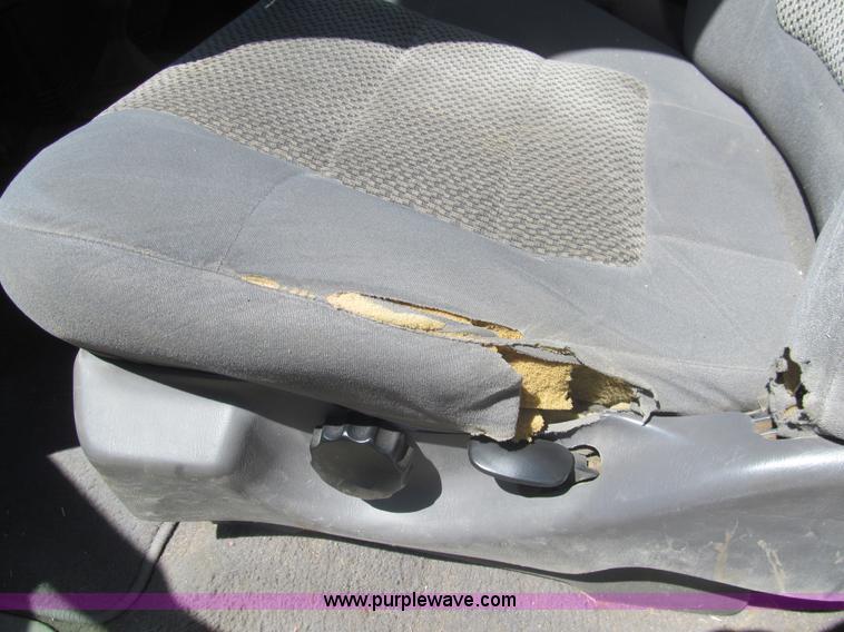 image for item I7124 2003 Ford F150 XLT flatbed pickup truck