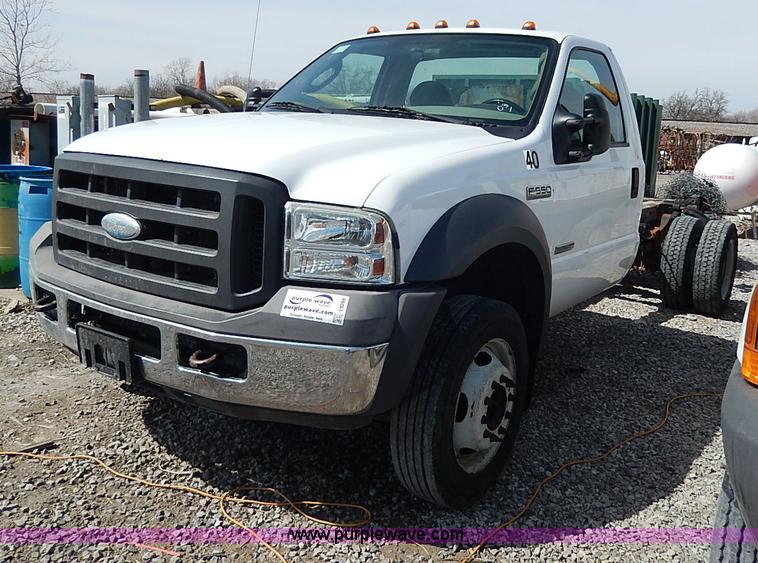 image for item I9288 2005 Ford F550 Super Duty XL cab and chassis