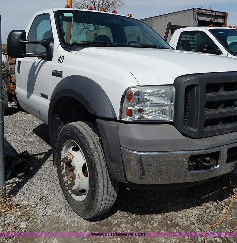 image for item I9288 2005 Ford F550 Super Duty XL cab and chassis