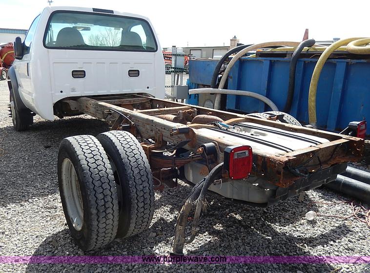 image for item I9288 2005 Ford F550 Super Duty XL cab and chassis