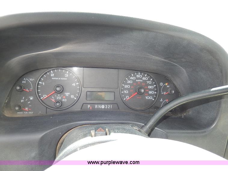 image for item I9288 2005 Ford F550 Super Duty XL cab and chassis