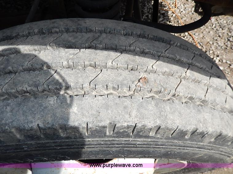 image for item I9288 2005 Ford F550 Super Duty XL cab and chassis