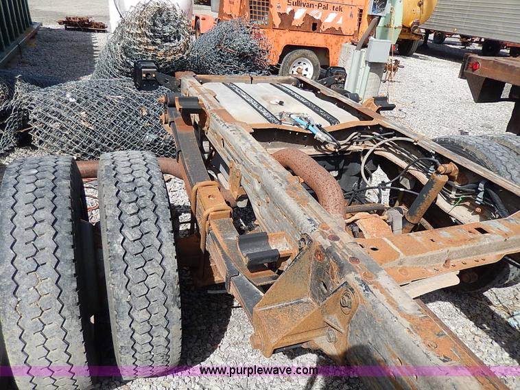 image for item I9288 2005 Ford F550 Super Duty XL cab and chassis