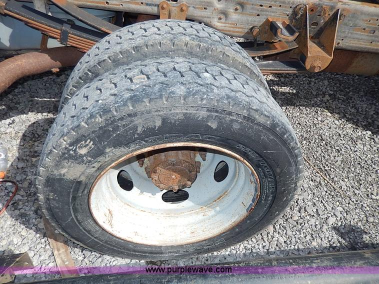 image for item I9288 2005 Ford F550 Super Duty XL cab and chassis