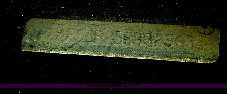 image for item I9288 2005 Ford F550 Super Duty XL cab and chassis