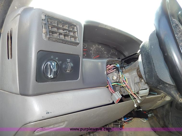 image for item I9289 1999 Ford F450 Super Duty flatbed truck