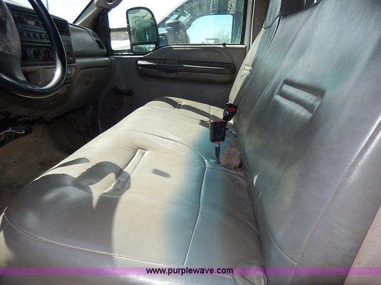 image for item I9289 1999 Ford F450 Super Duty flatbed truck