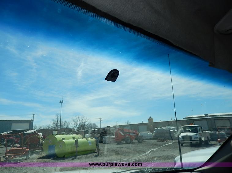 image for item I9289 1999 Ford F450 Super Duty flatbed truck