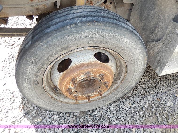 image for item I9289 1999 Ford F450 Super Duty flatbed truck