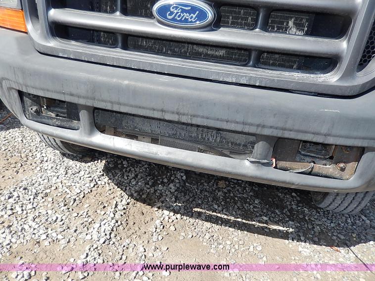 image for item I9289 1999 Ford F450 Super Duty flatbed truck