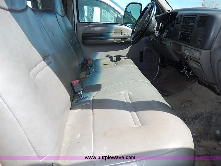 image for item I9289 1999 Ford F450 Super Duty flatbed truck