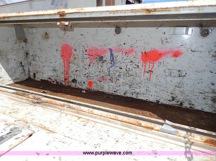 image for item I9289 1999 Ford F450 Super Duty flatbed truck