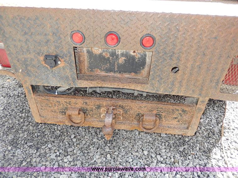 image for item I9289 1999 Ford F450 Super Duty flatbed truck