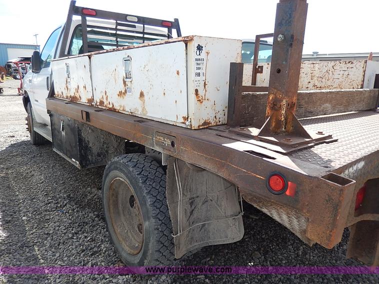 image for item I9289 1999 Ford F450 Super Duty flatbed truck