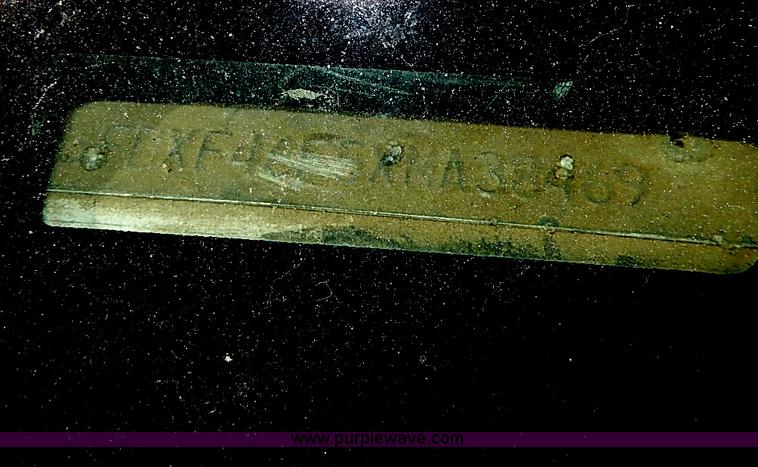 image for item I9289 1999 Ford F450 Super Duty flatbed truck